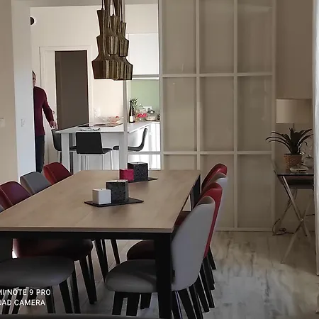Maison Vieux Guezy Et Commerces A Pieds Tatil Evi *